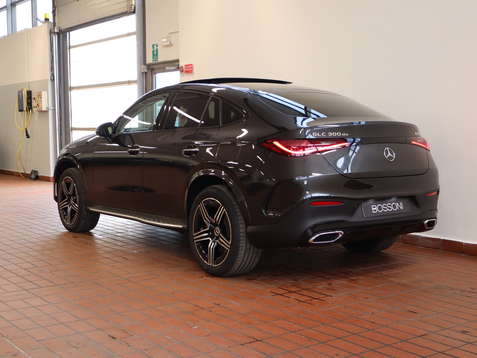 5 - Mercedes GLC coupe 300 de plug in hybrid amg line premium tech 4matic 9g-tronic