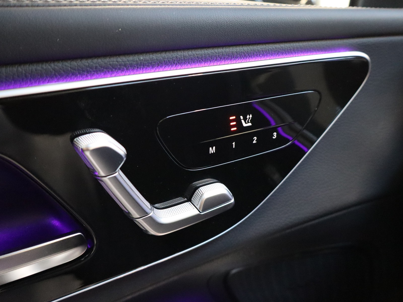 15 - Mercedes GLC coupe 300 de plug in hybrid amg line premium tech 4matic 9g-tronic