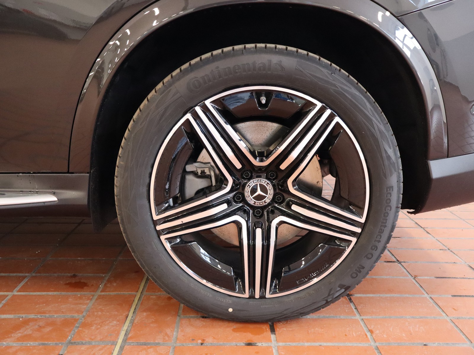 4 - Mercedes GLC coupe 300 de plug in hybrid amg line premium tech 4matic 9g-tronic