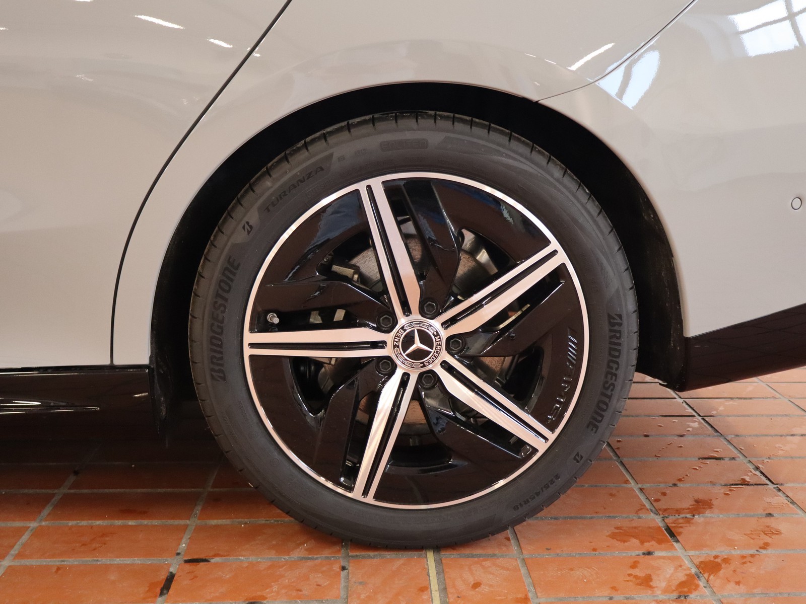 4 - Mercedes CLA 200 advanced plus 4matic auto