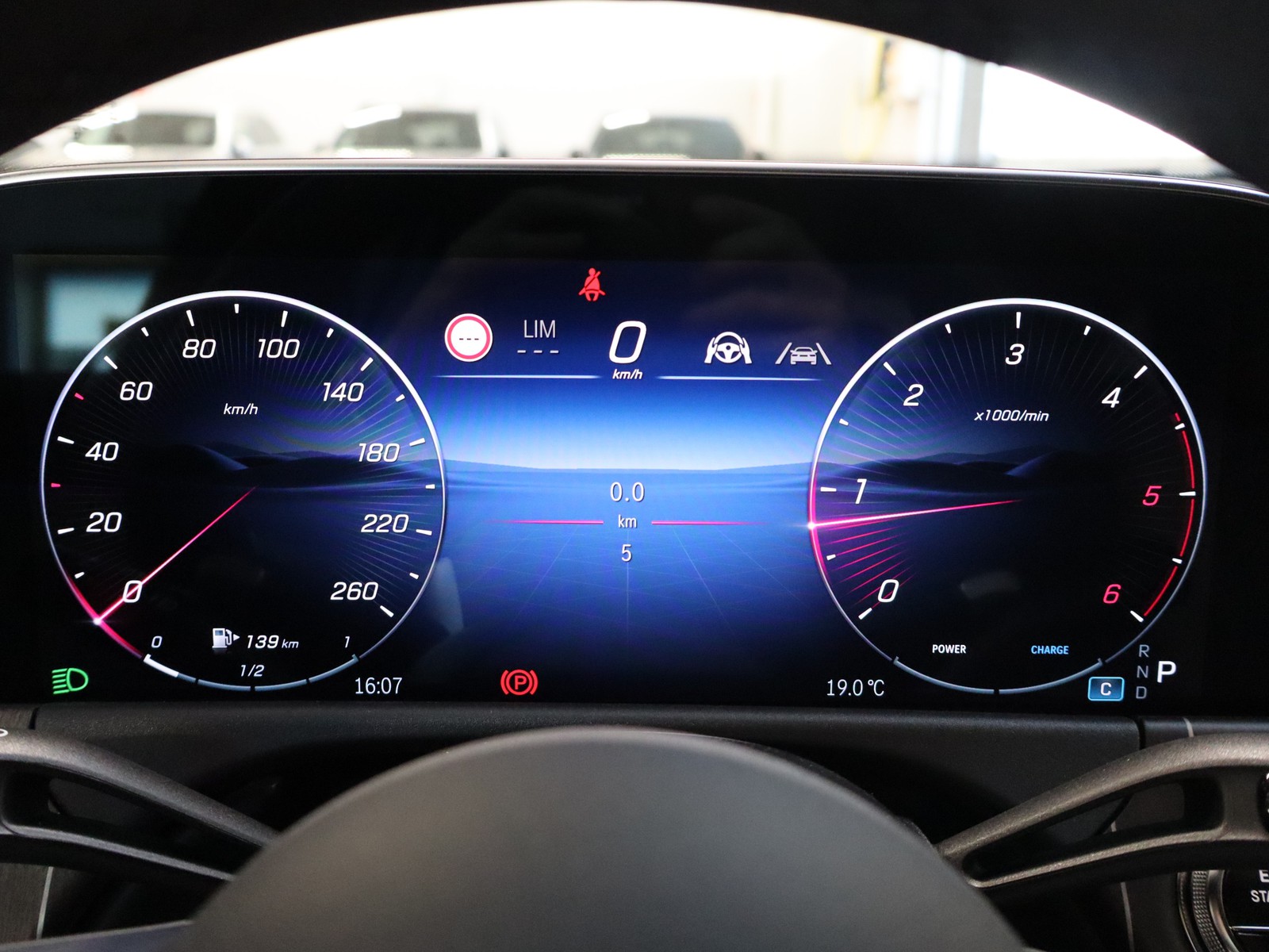 9 - Mercedes Classe E station wagon 220 d amg line advanced 4matic 9g-tronic