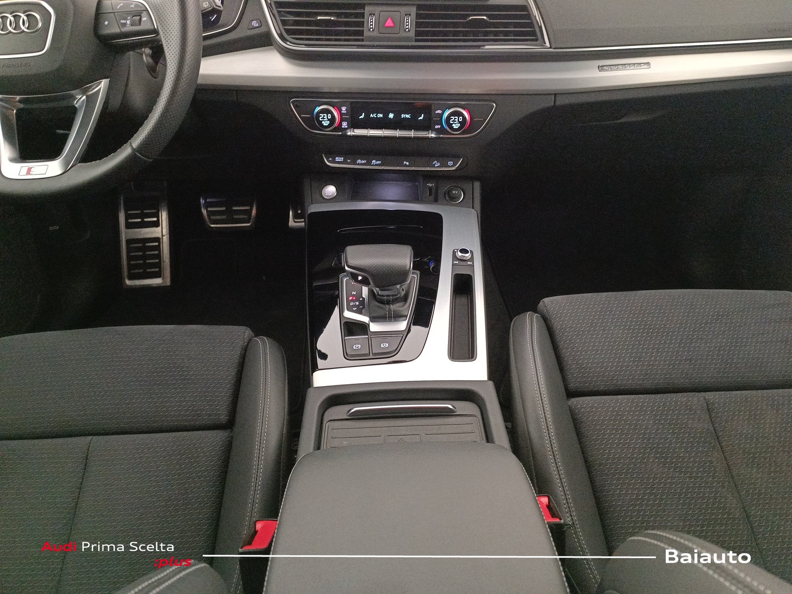 15 - Audi Q5 40 2.0 tdi mhev 12v s line quattro s tronic