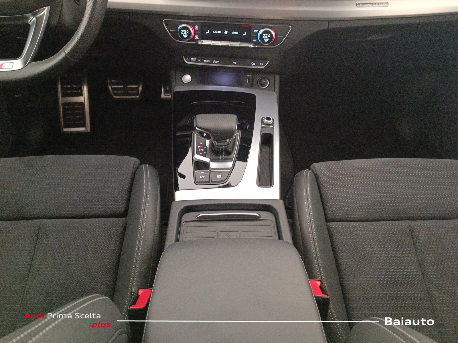 15 - Audi Q5 40 2.0 tdi mhev 12v s line quattro s tronic