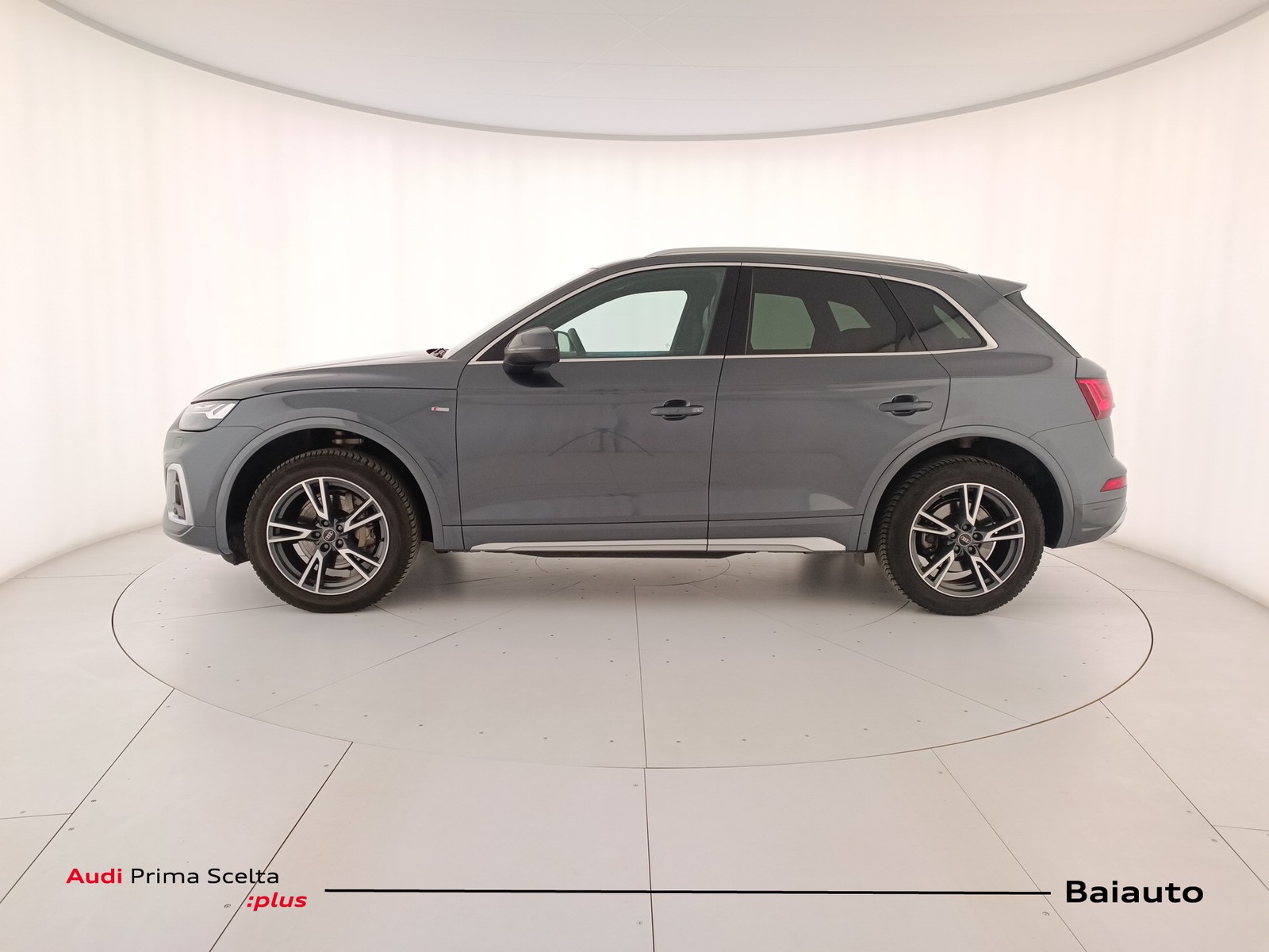 3 - Audi Q5 40 2.0 tdi mhev 12v s line quattro s tronic