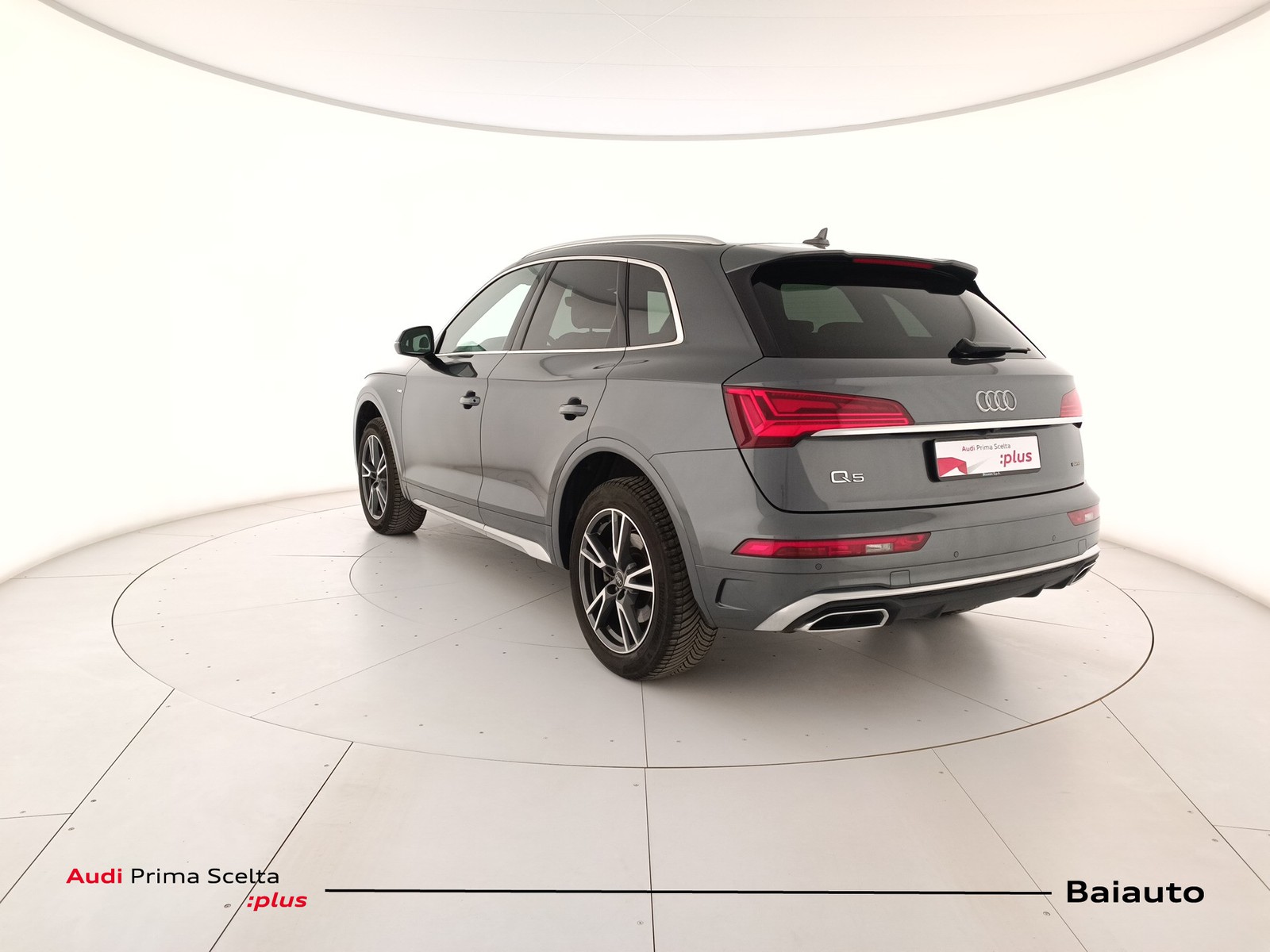 4 - Audi Q5 40 2.0 tdi mhev 12v s line quattro s tronic