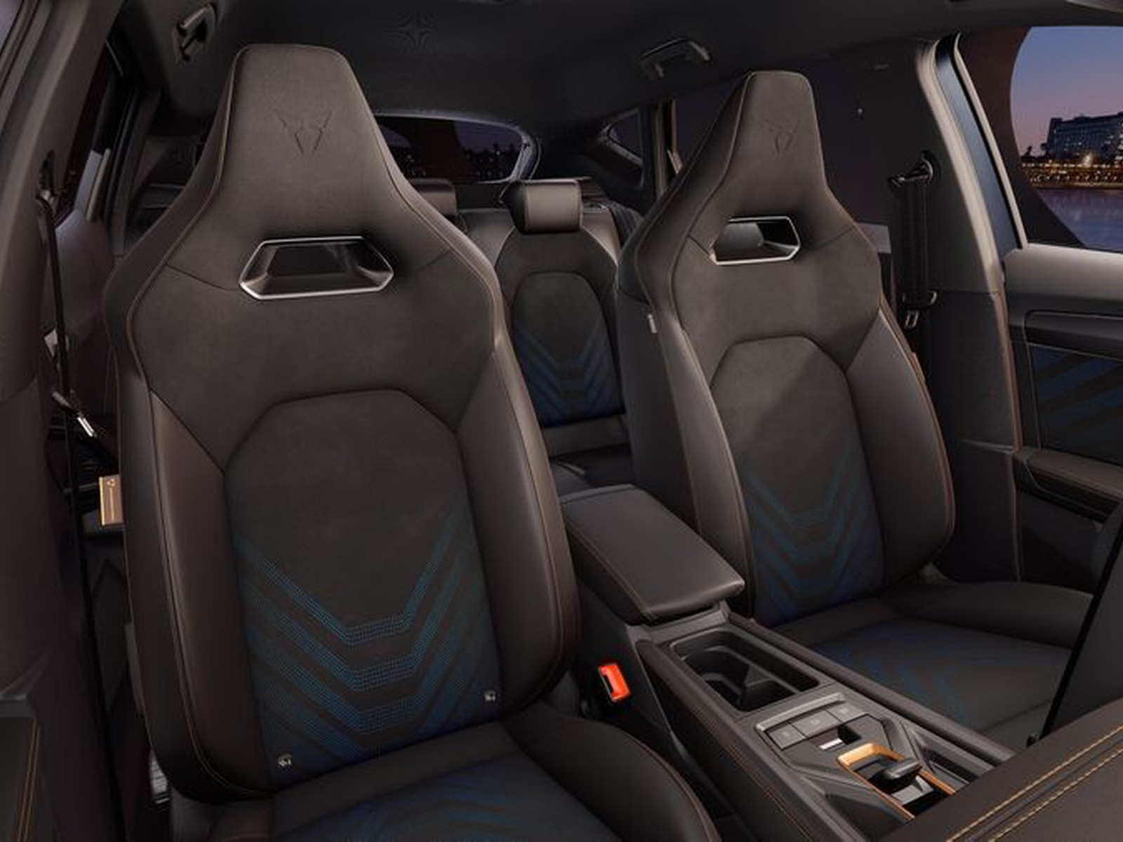 10 - Cupra Formentor 1.5 e-hybrid 204cv dark night dsg