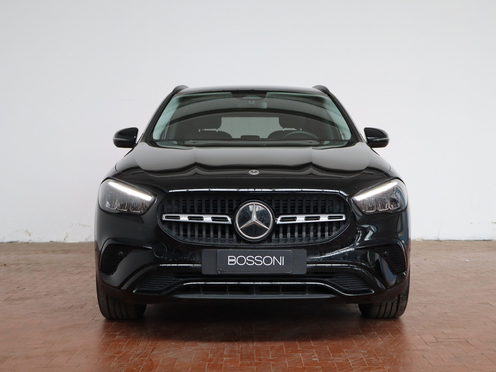 2 - Mercedes GLA 200 d progressive advanced plus 8g-dct