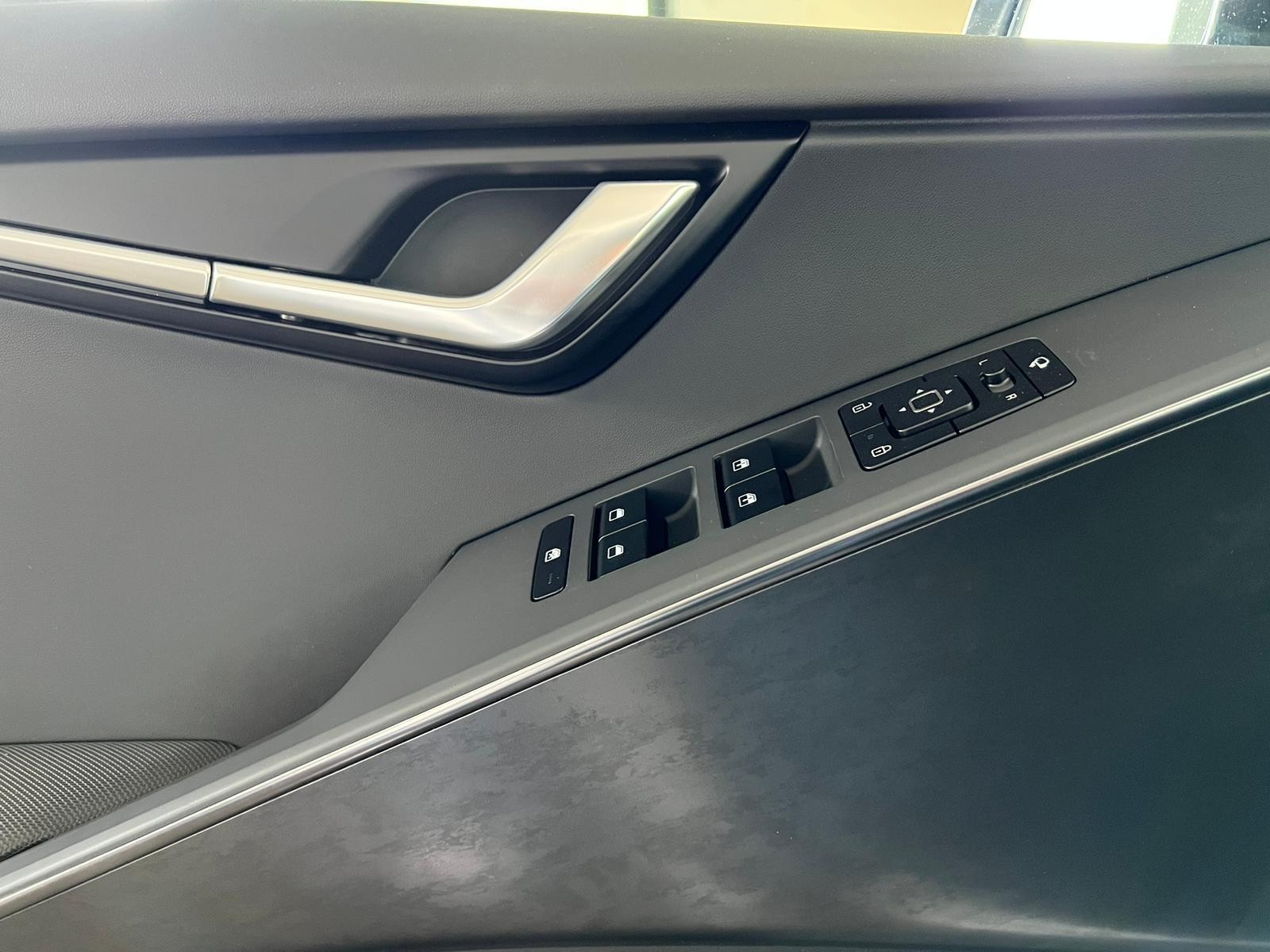 12 - Kia Niro 1.6 gdi hev tri-fuel 126cv style dct6