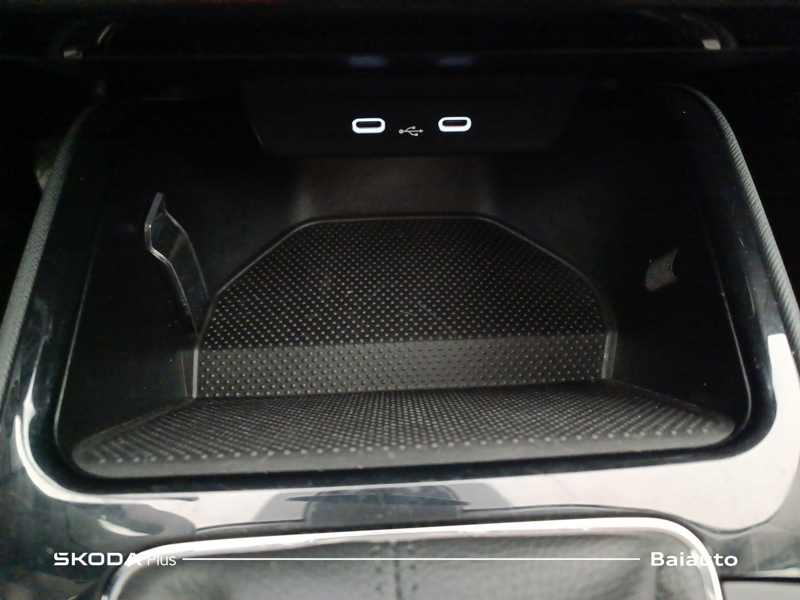 12 - Skoda Fabia 1.0 mpi 80cv 130 edition