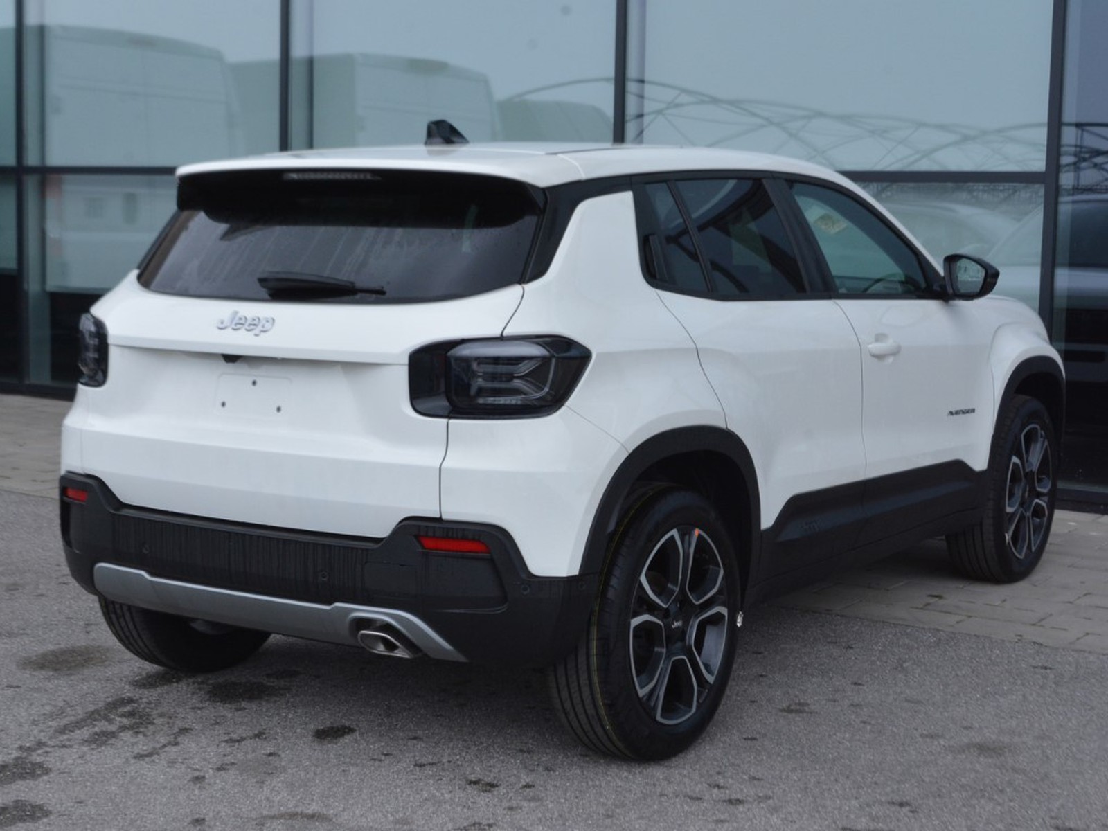 3 - Jeep Avenger 1.2 turbo e-hybrid mhev 110cv summit fwd edct6