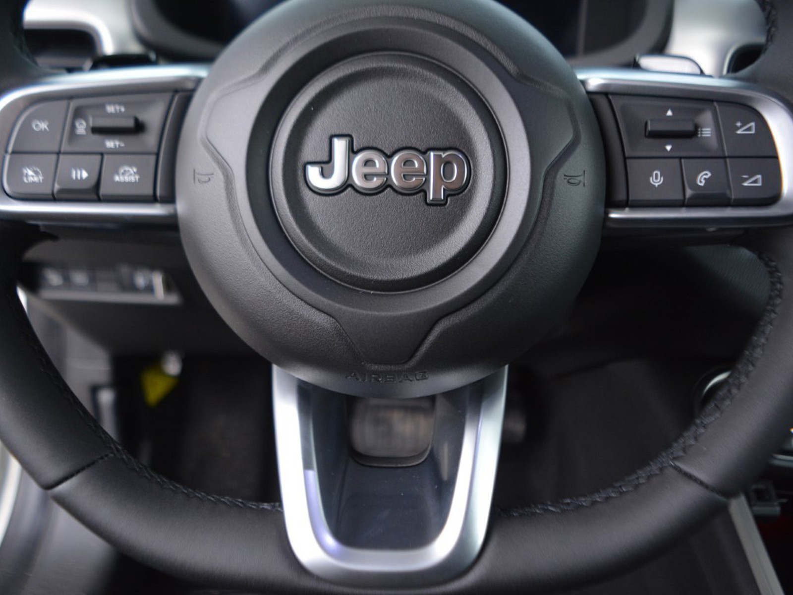 16 - Jeep Avenger 1.2 turbo e-hybrid mhev 110cv summit fwd edct6