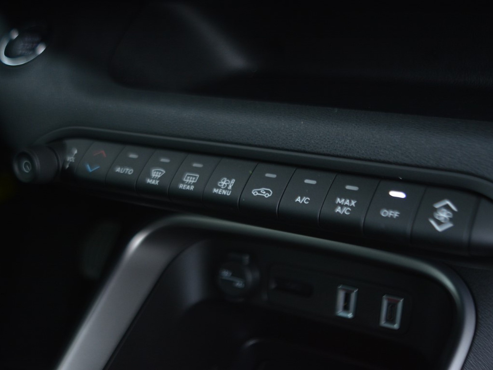 11 - Jeep Avenger 1.2 turbo 100cv summit fwd