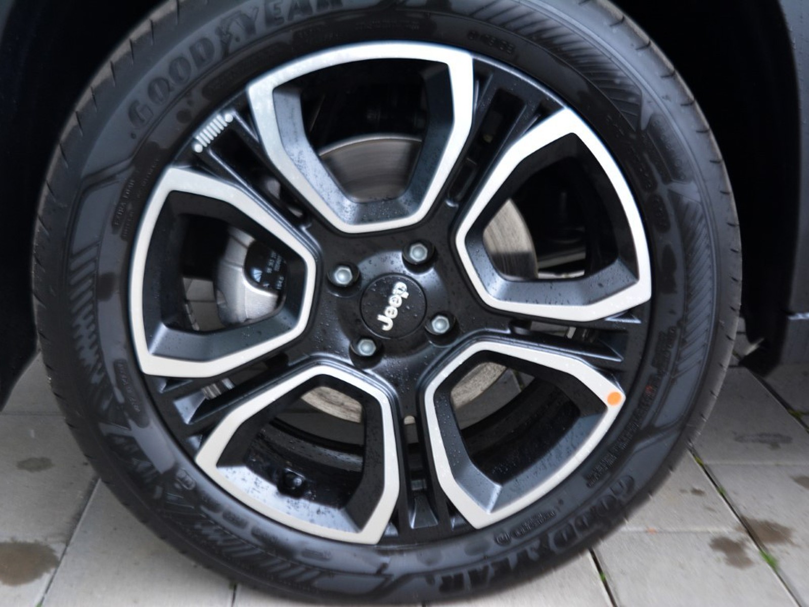 15 - Jeep Avenger 1.2 turbo e-hybrid mhev 110cv summit fwd edct6