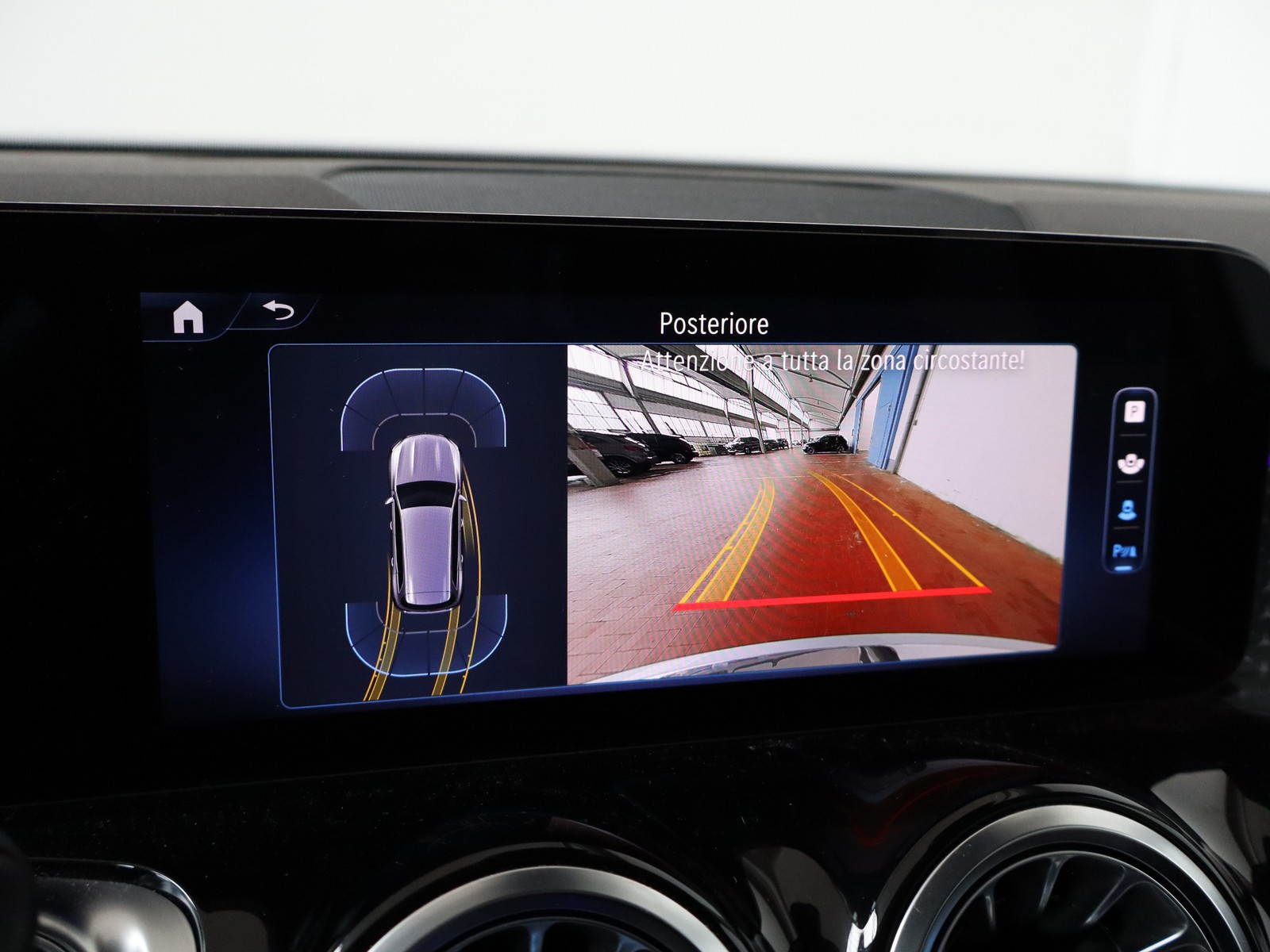 11 - Mercedes GLB 200 d progressive advanced plus 8g-dct