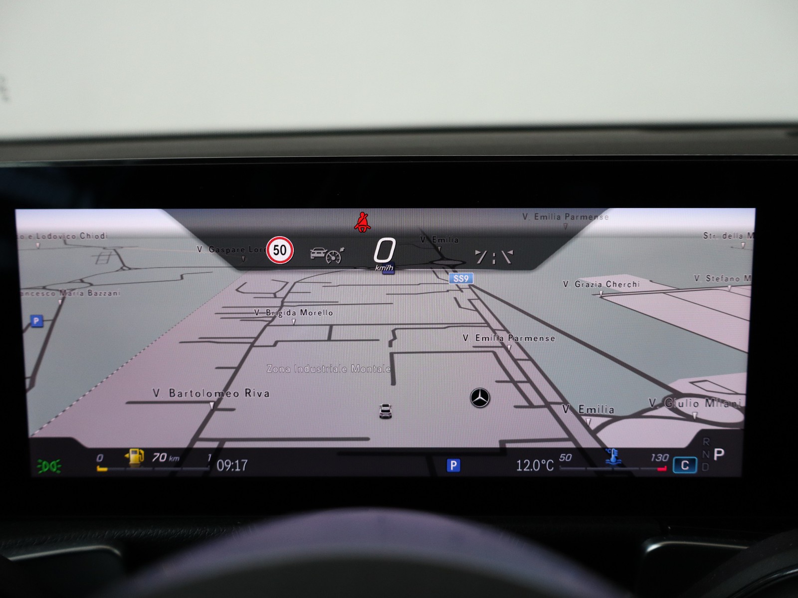 16 - Mercedes GLB 200 d progressive advanced plus 8g-dct