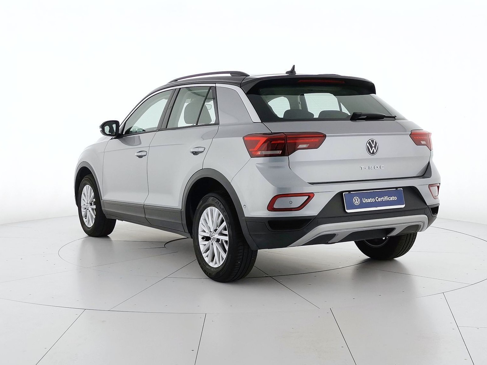 4 - Volkswagen T-Roc 2.0 tdi scr 115cv life