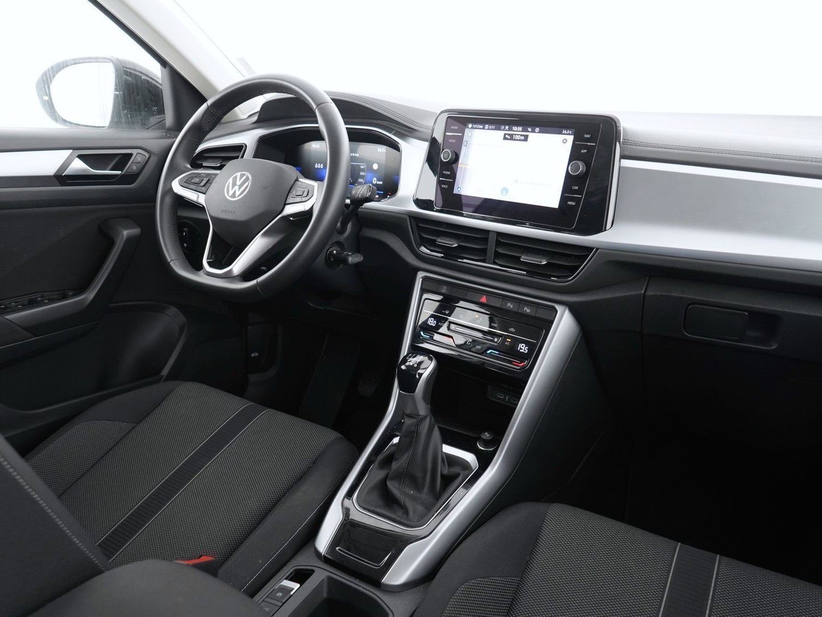 6 - Volkswagen T-Roc 2.0 tdi scr 115cv life