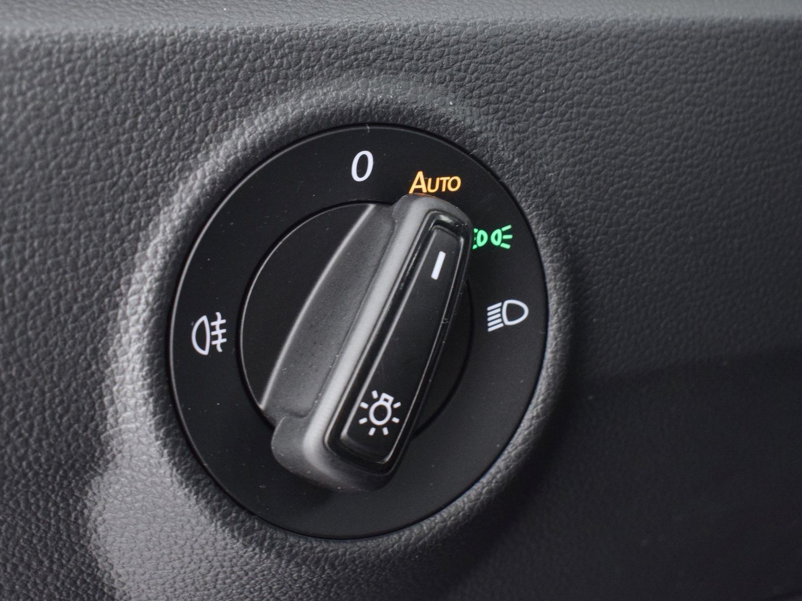 16 - Volkswagen T-Roc 2.0 tdi scr 115cv life