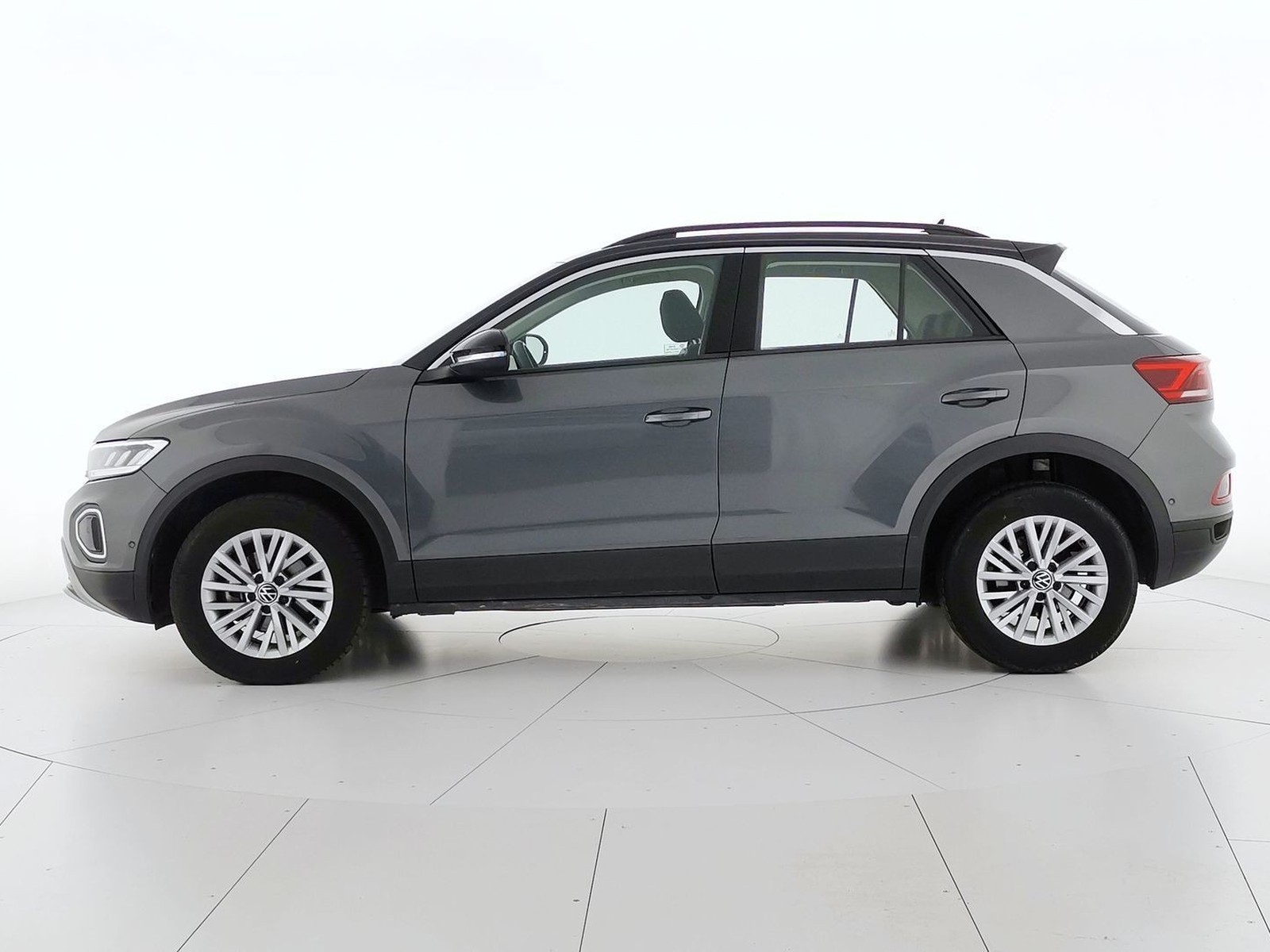 3 - Volkswagen T-Roc 2.0 tdi scr 115cv life