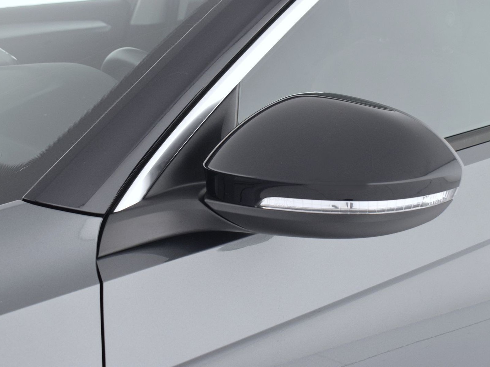 36 - Volkswagen T-Roc 2.0 tdi scr 115cv life