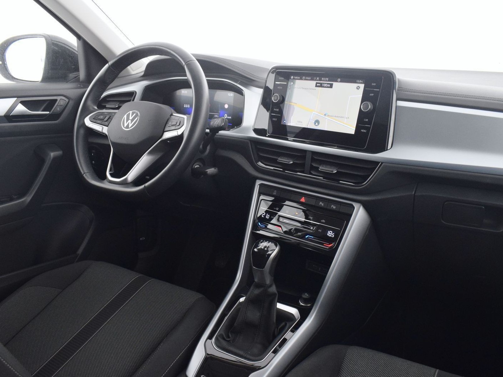 6 - Volkswagen T-Roc 2.0 tdi scr 115cv life