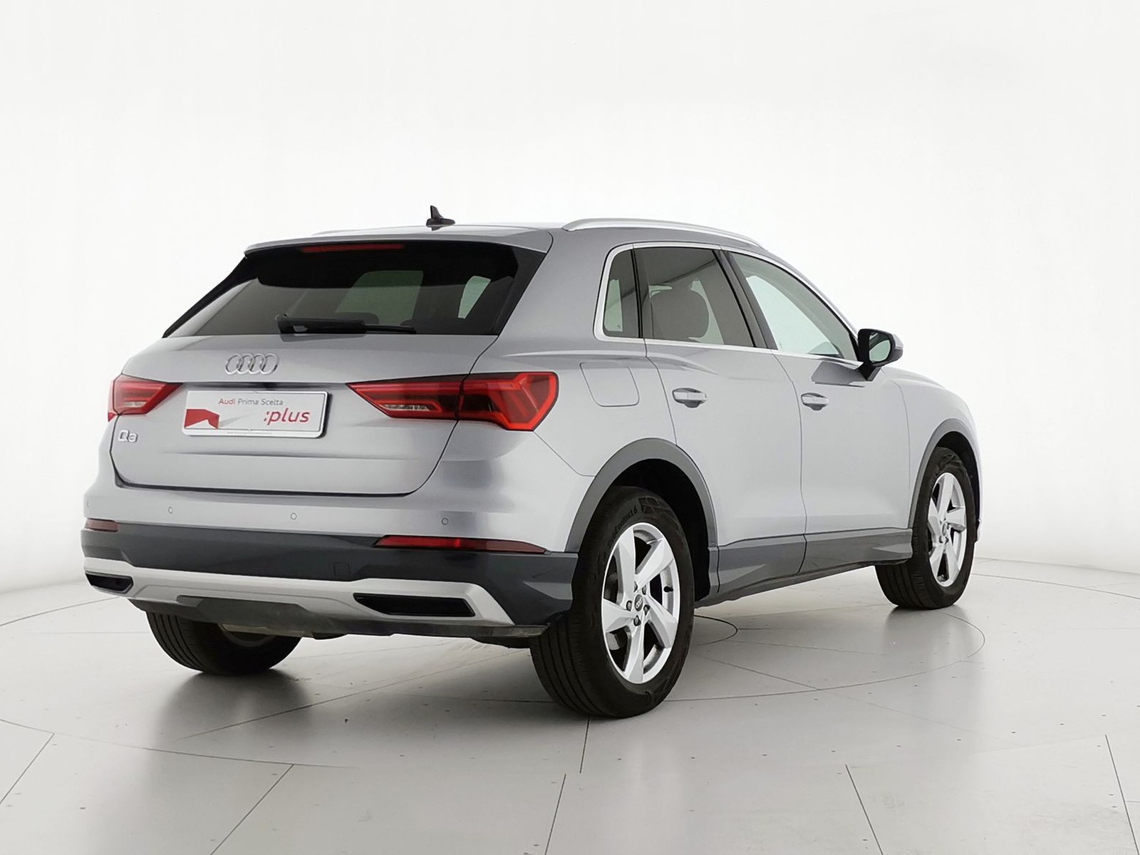 2 - Audi Q3 35 2.0 tdi business advanced s tronic