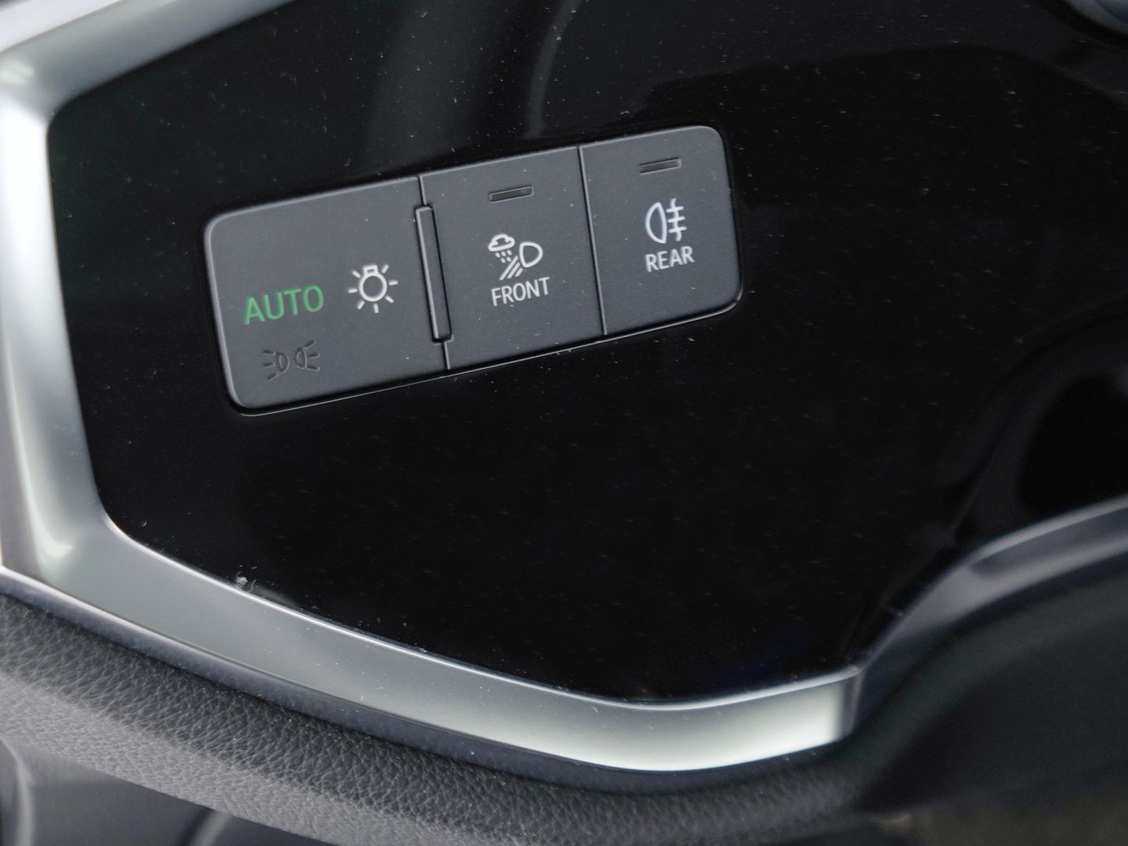 11 - Audi Q3 35 2.0 tdi business advanced s tronic