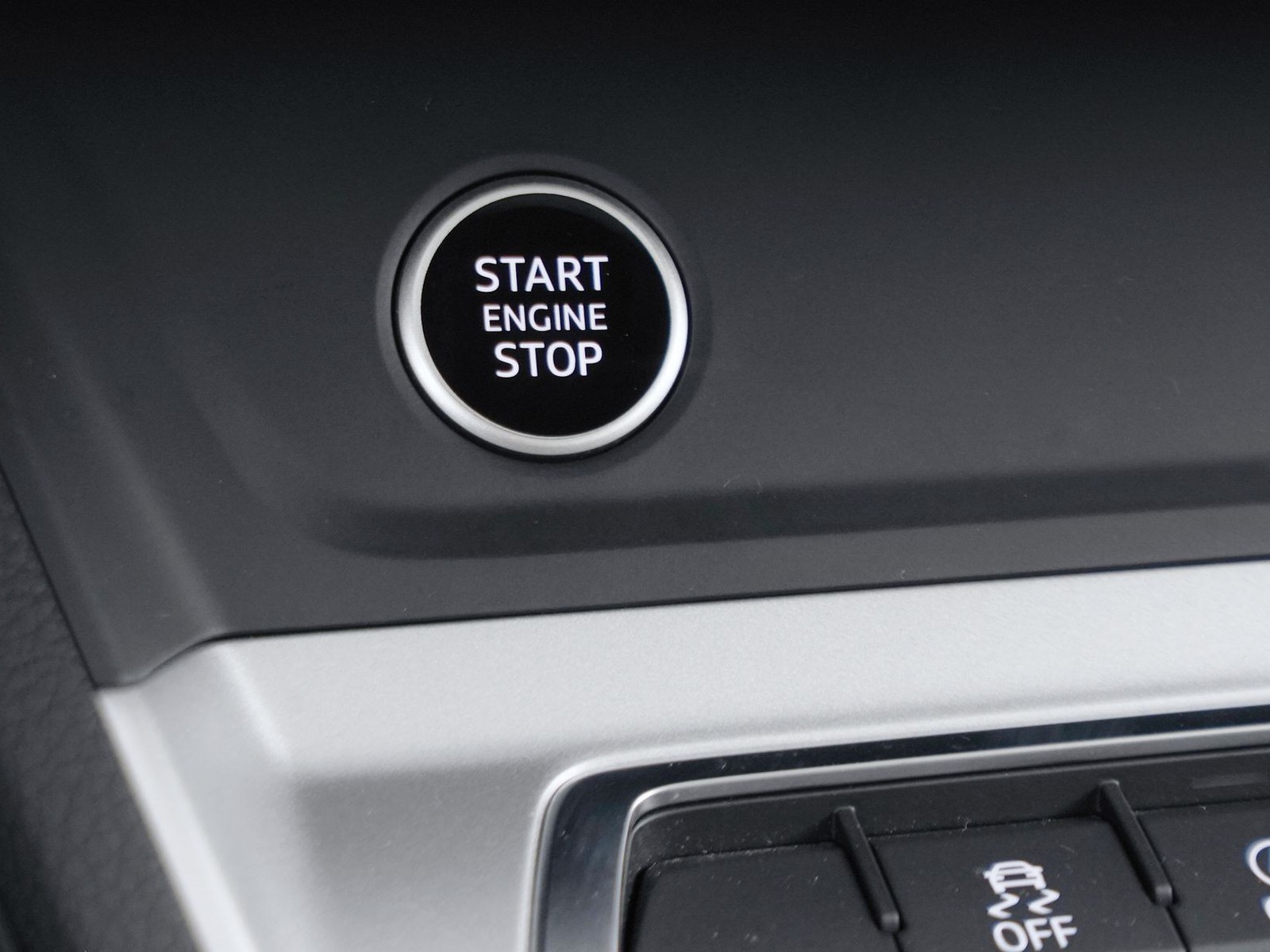 26 - Audi Q3 35 2.0 tdi business advanced s tronic