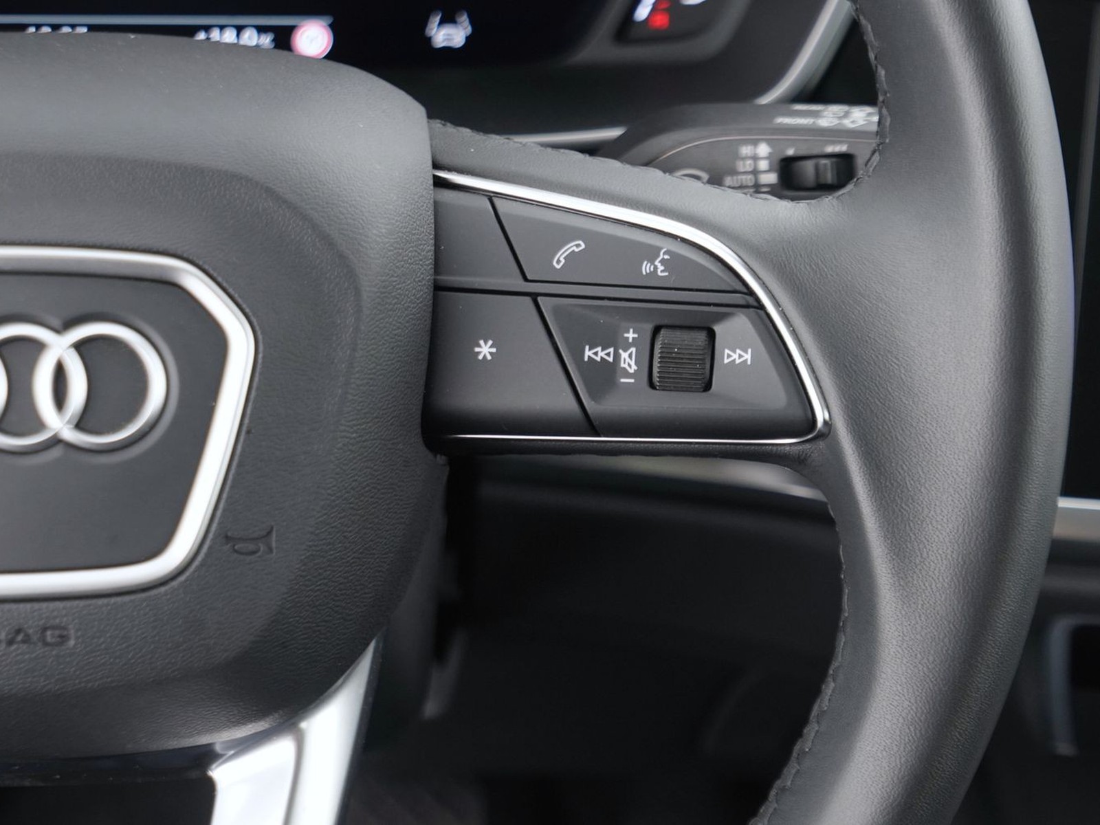 9 - Audi Q3 35 2.0 tdi business advanced s tronic