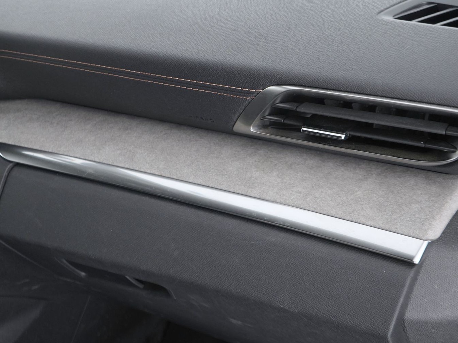 18 - Peugeot 3008 1.6 hybrid4 phev 300cv gt 4x4 e-eat8