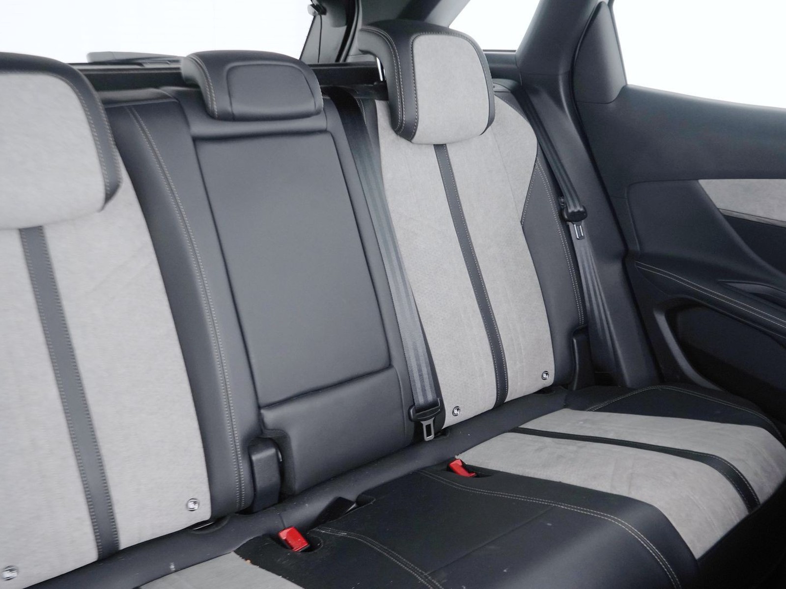 21 - Peugeot 3008 1.6 hybrid4 phev 300cv gt 4x4 e-eat8