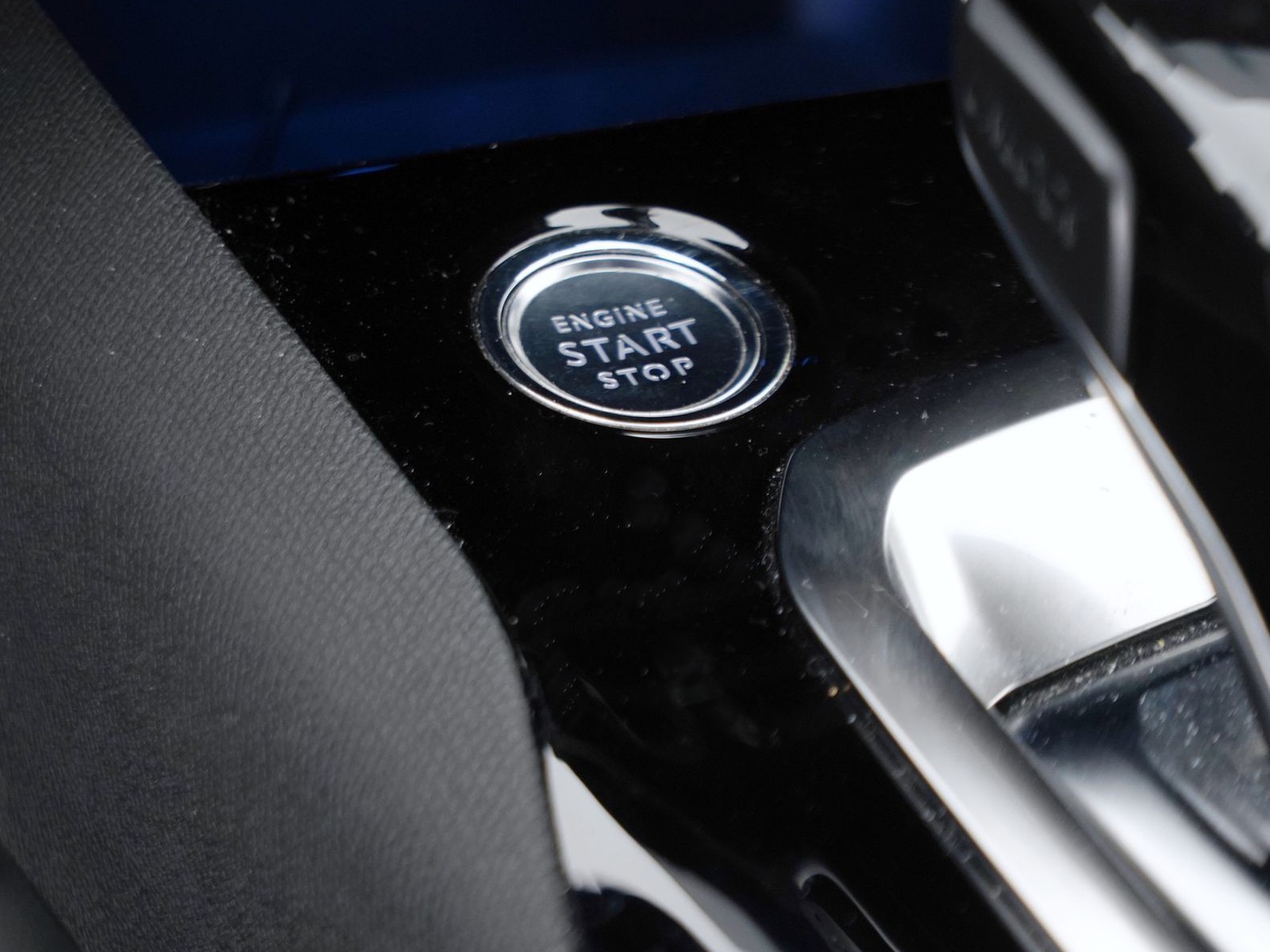 23 - Peugeot 3008 1.6 hybrid4 phev 300cv gt 4x4 e-eat8