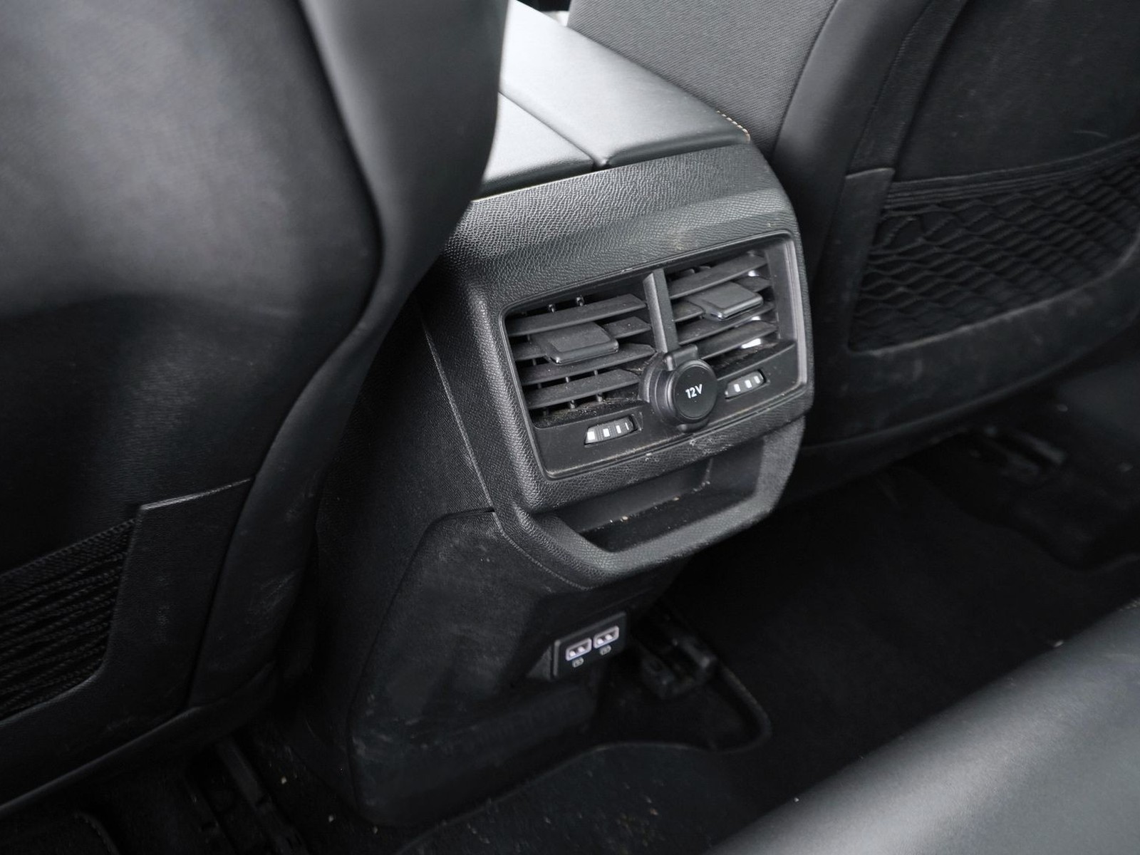 28 - Peugeot 3008 1.6 hybrid4 phev 300cv gt 4x4 e-eat8