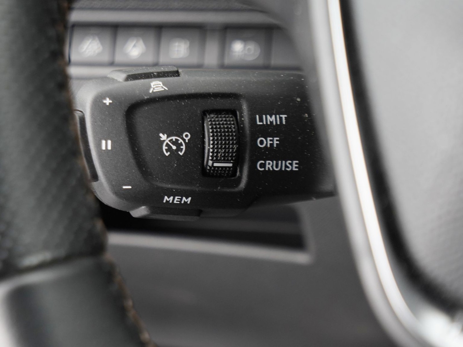 29 - Peugeot 3008 1.6 hybrid4 phev 300cv gt 4x4 e-eat8