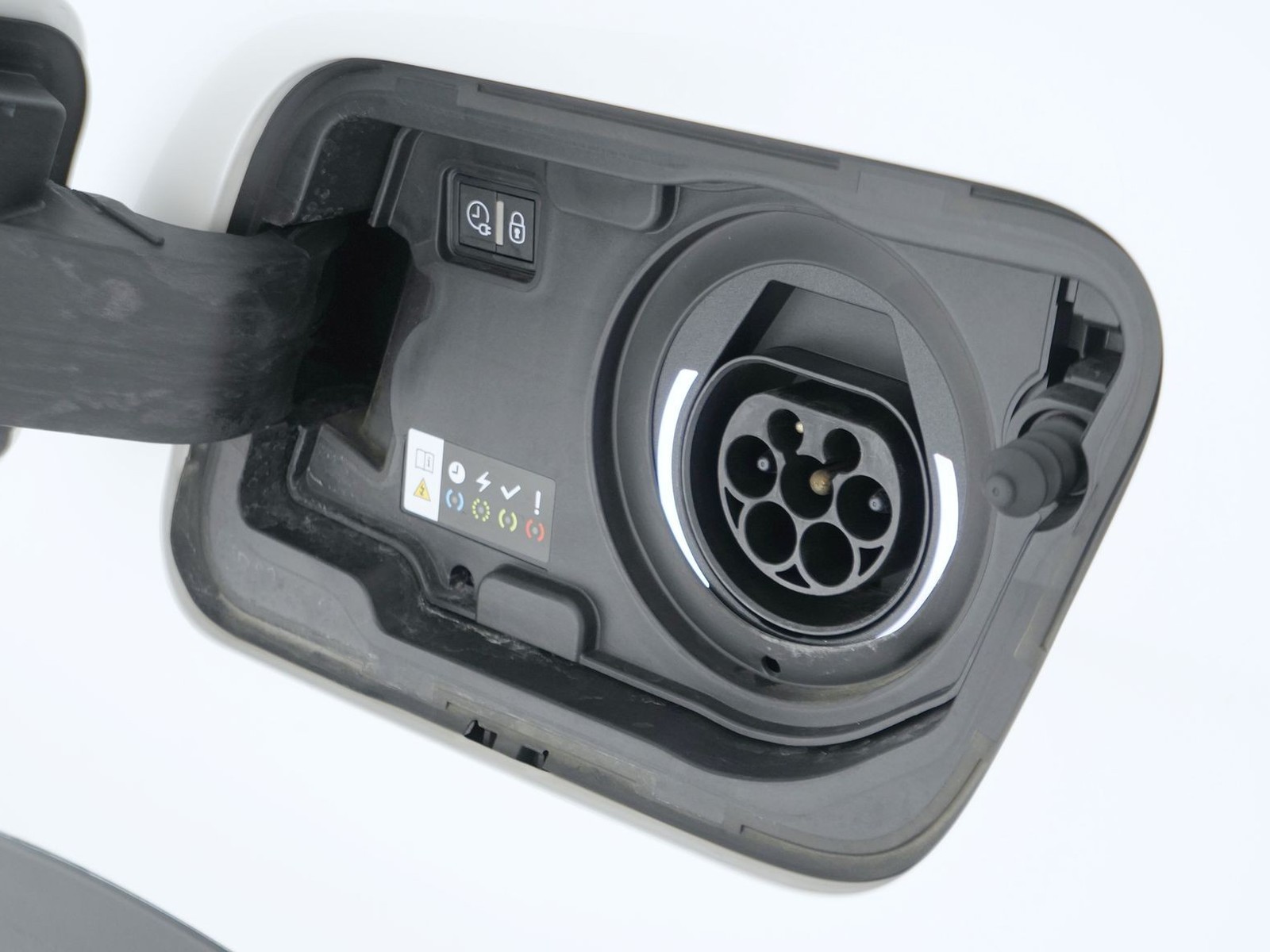 33 - Peugeot 3008 1.6 hybrid4 phev 300cv gt 4x4 e-eat8