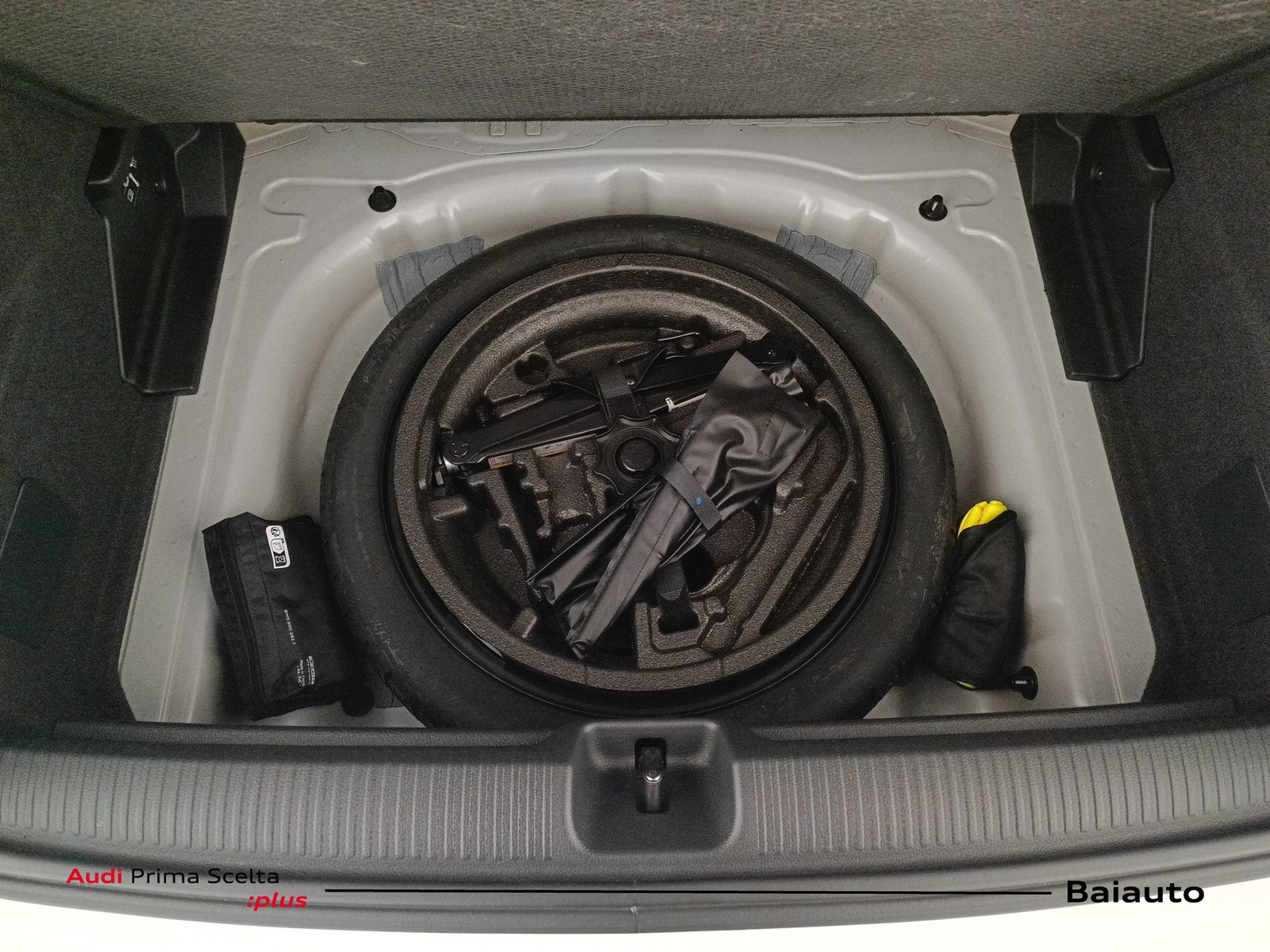 30 - Audi Q2 30 2.0 tdi business s tronic