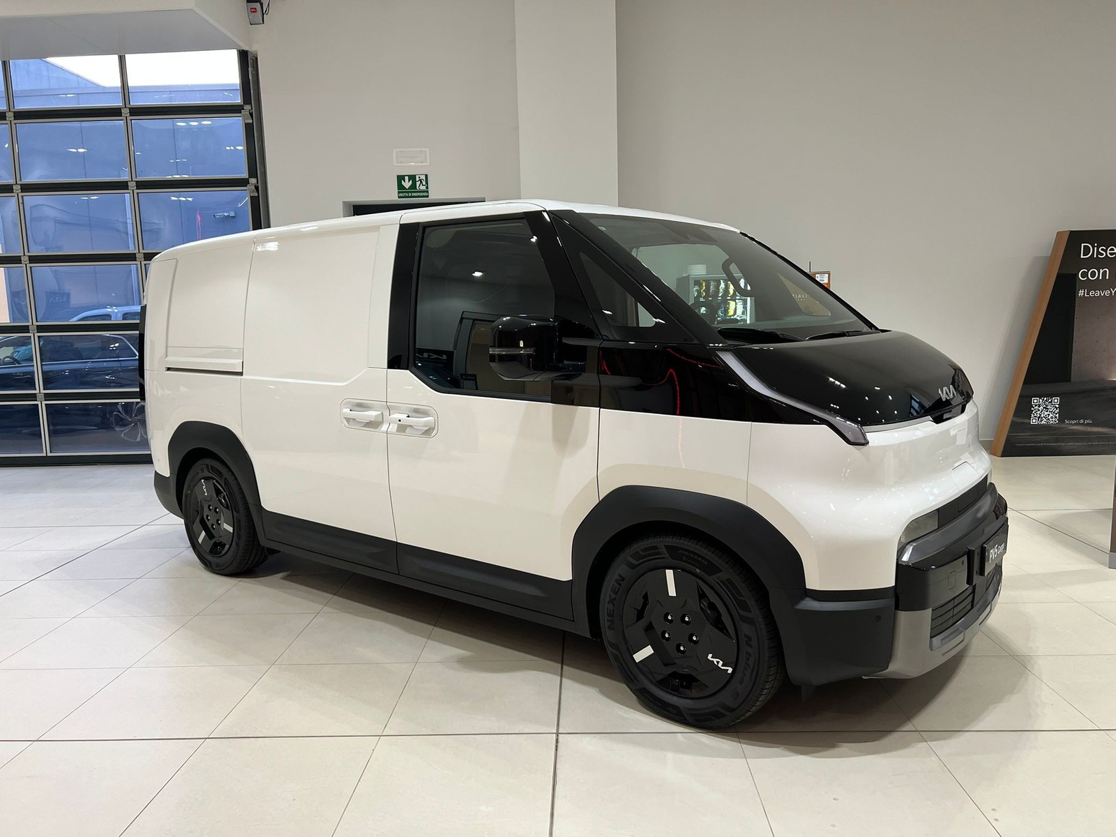 4 - Kia PV5 Cargo LR BUSINESS WNT