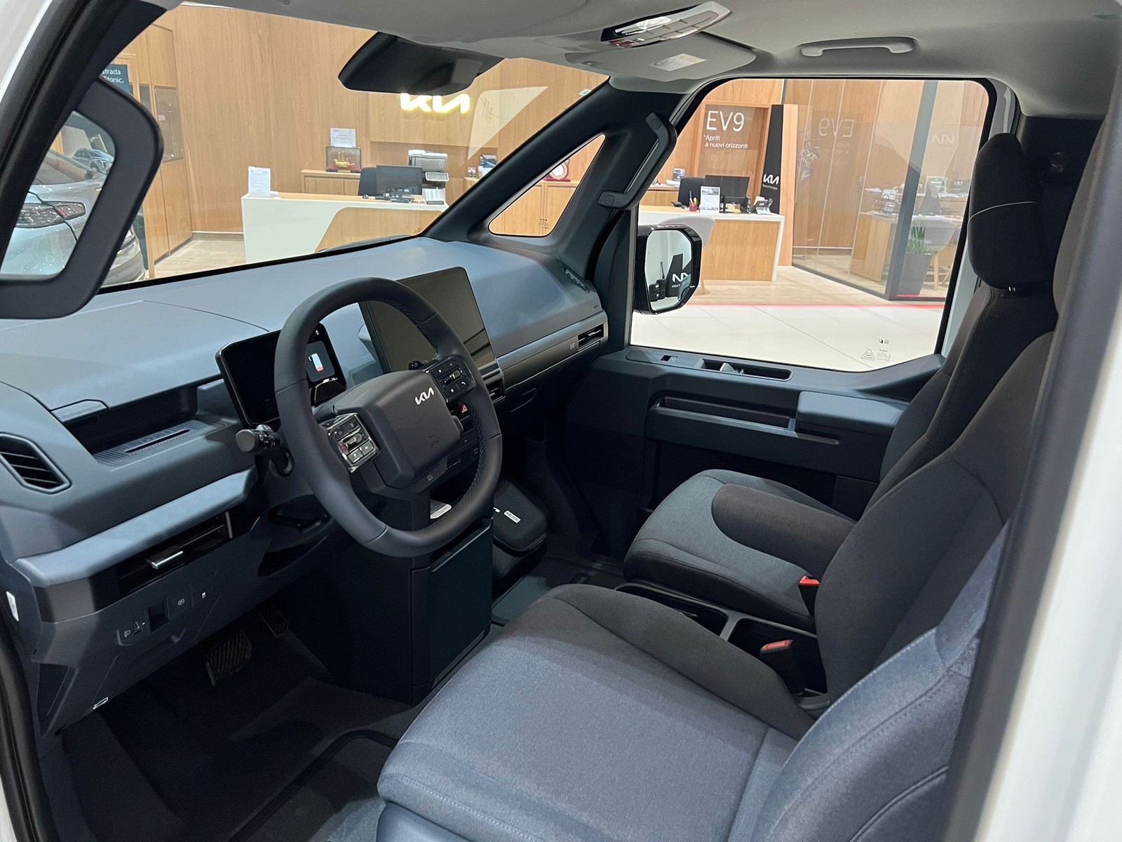 8 - Kia PV5 Cargo LR BUSINESS WNT