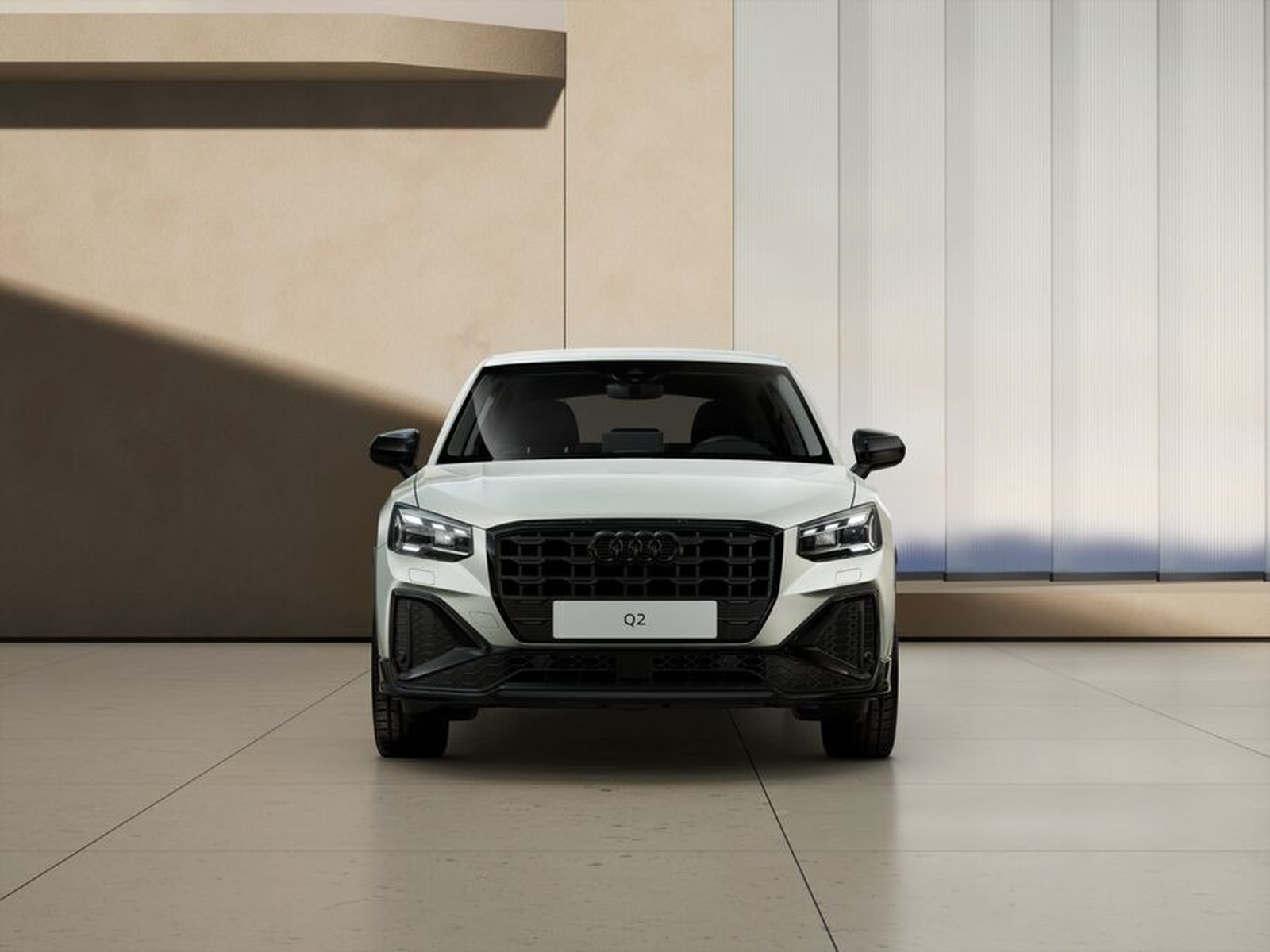 2 - Audi Q2 35 2.0 tdi identity black s tronic