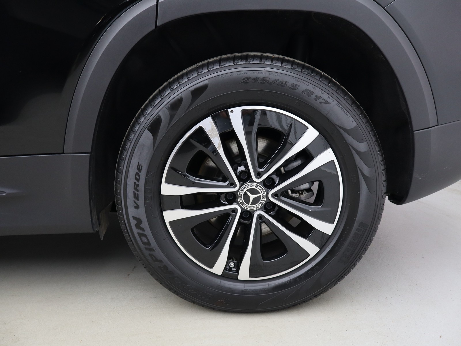 4 - Mercedes GLB 180 d advanced 8g-dct