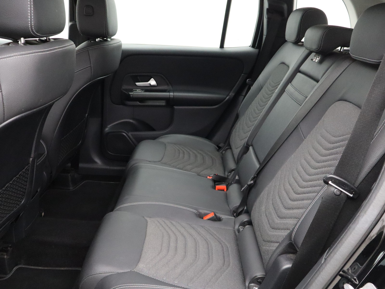 8 - Mercedes GLB 180 d advanced 8g-dct