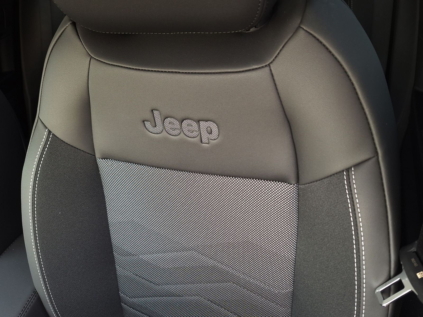 21 - Jeep Avenger 1.2 turbo e-hybrid mhev 110cv summit fwd edct6