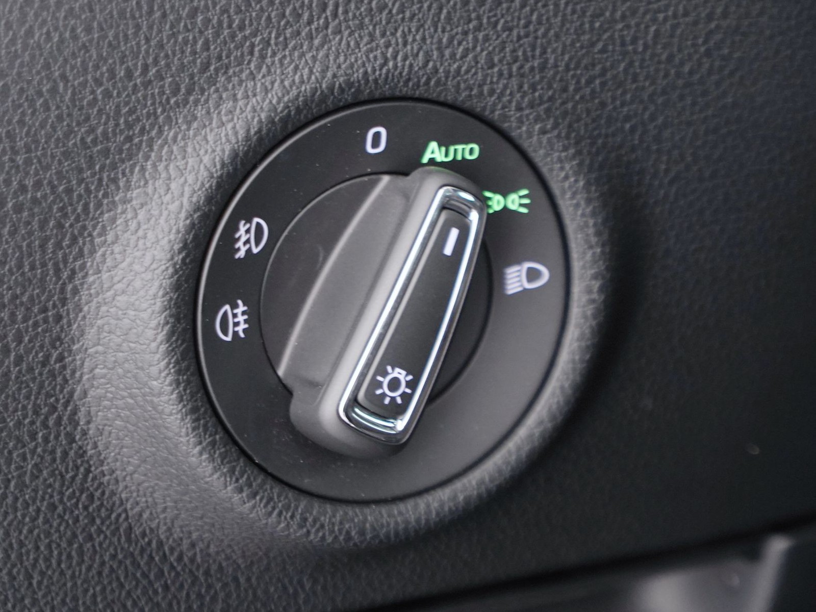 16 - Skoda Superb wagon 2.0 tdi evo scr 150cv style dsg