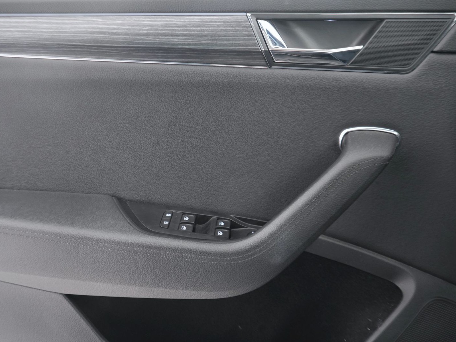 17 - Skoda Superb wagon 2.0 tdi evo scr 150cv style dsg