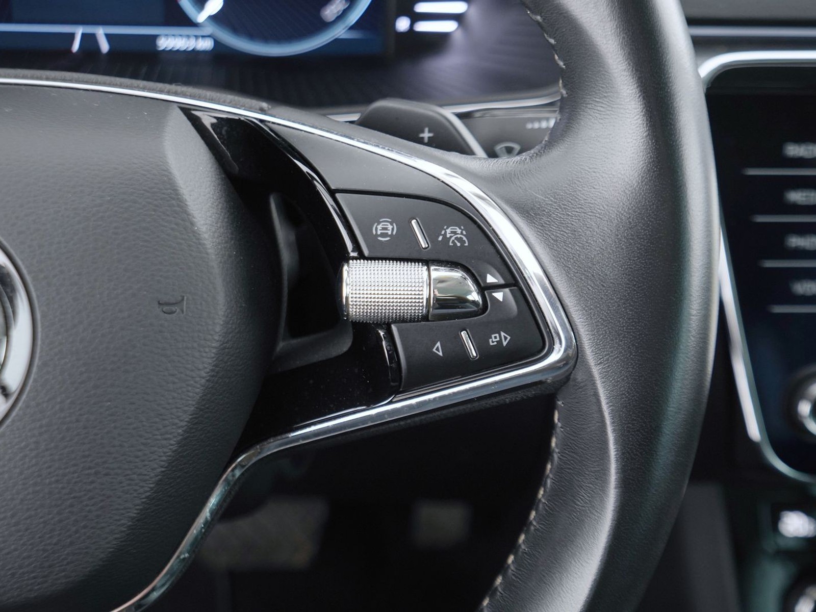 29 - Skoda Superb wagon 2.0 tdi evo scr 150cv style dsg