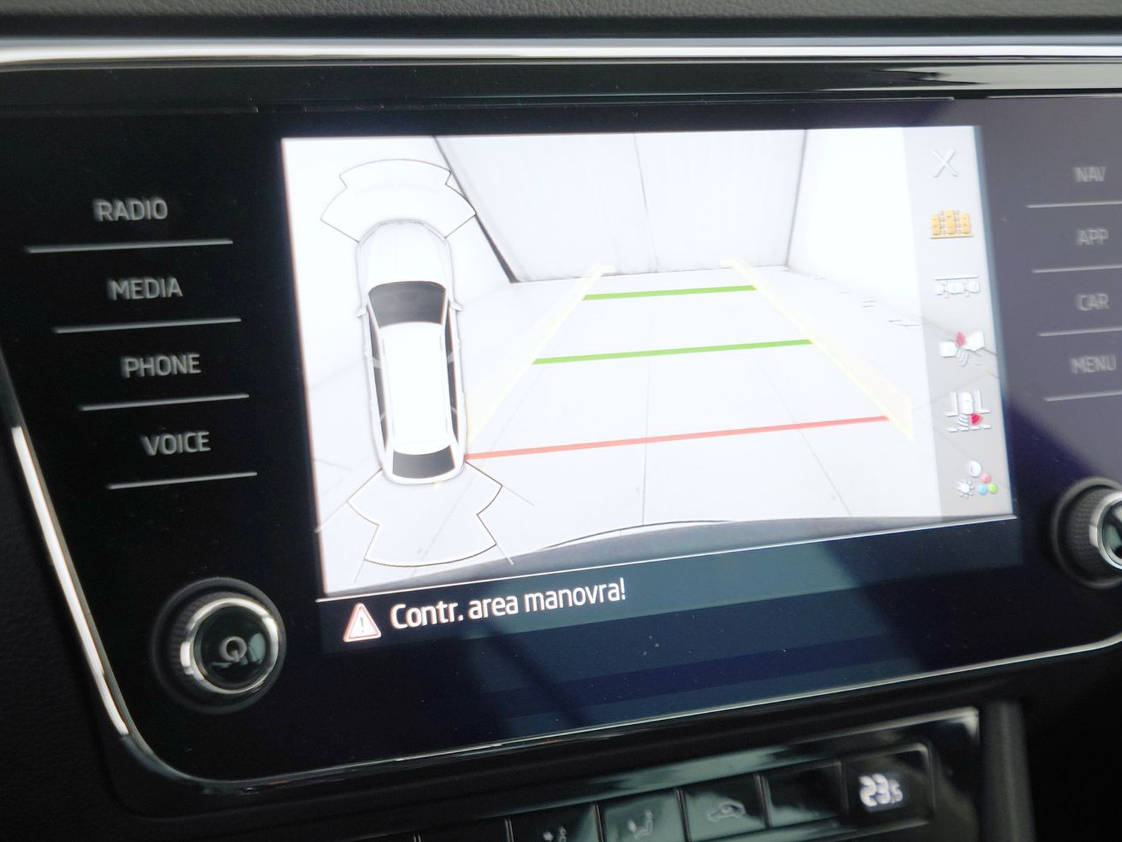 32 - Skoda Superb wagon 2.0 tdi evo scr 150cv style dsg