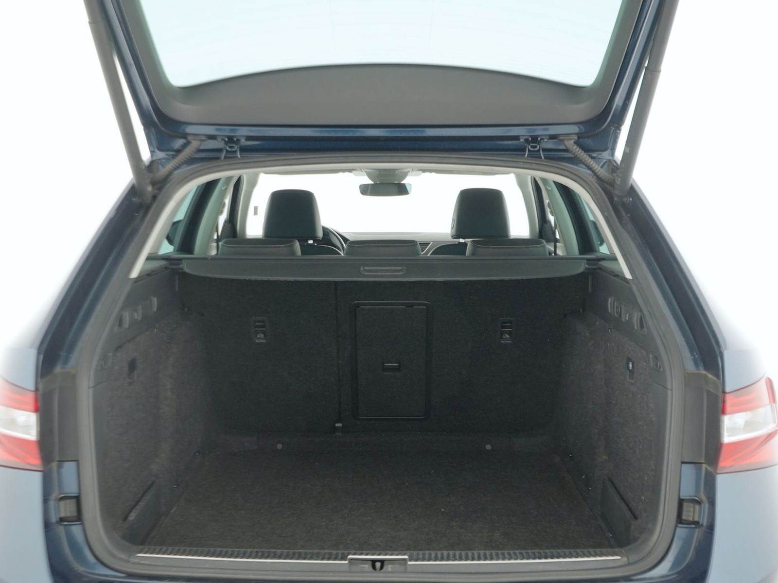 10 - Skoda Superb wagon 2.0 tdi evo scr 150cv style dsg