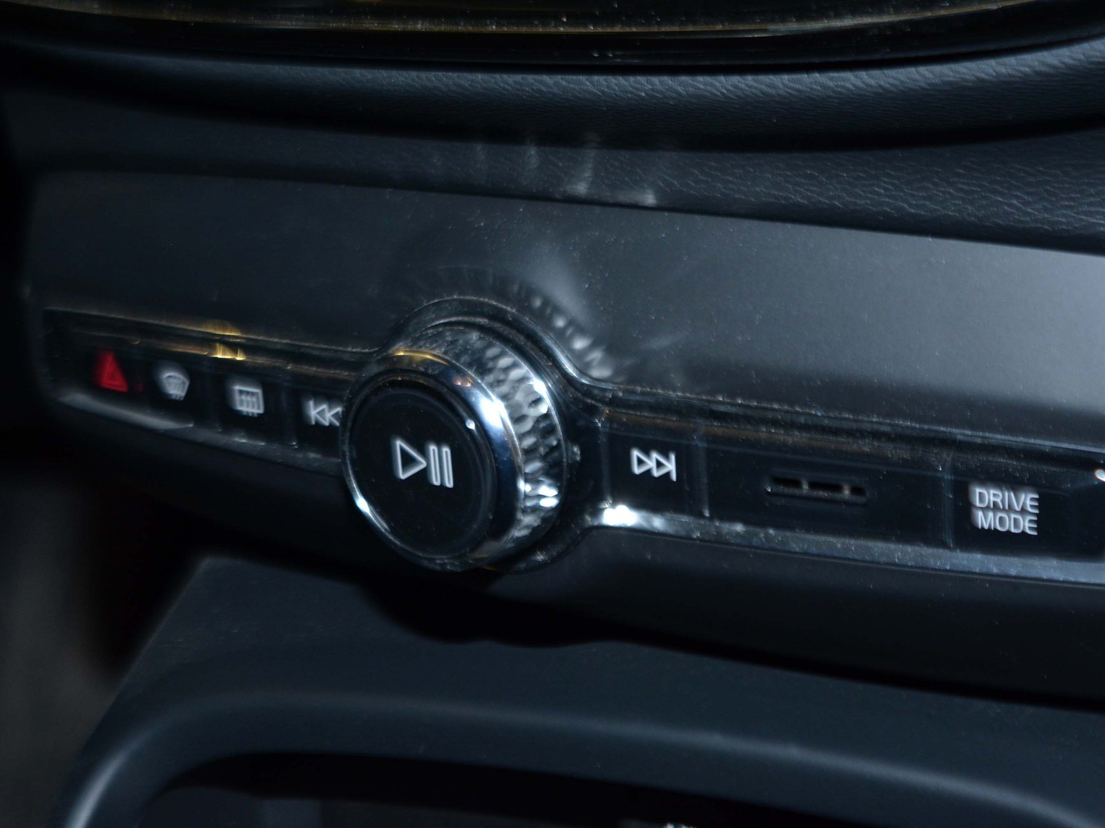 11 - Volvo XC40 1.5 t4 recharge plug-in-hybrid inscription expression geartronic my21