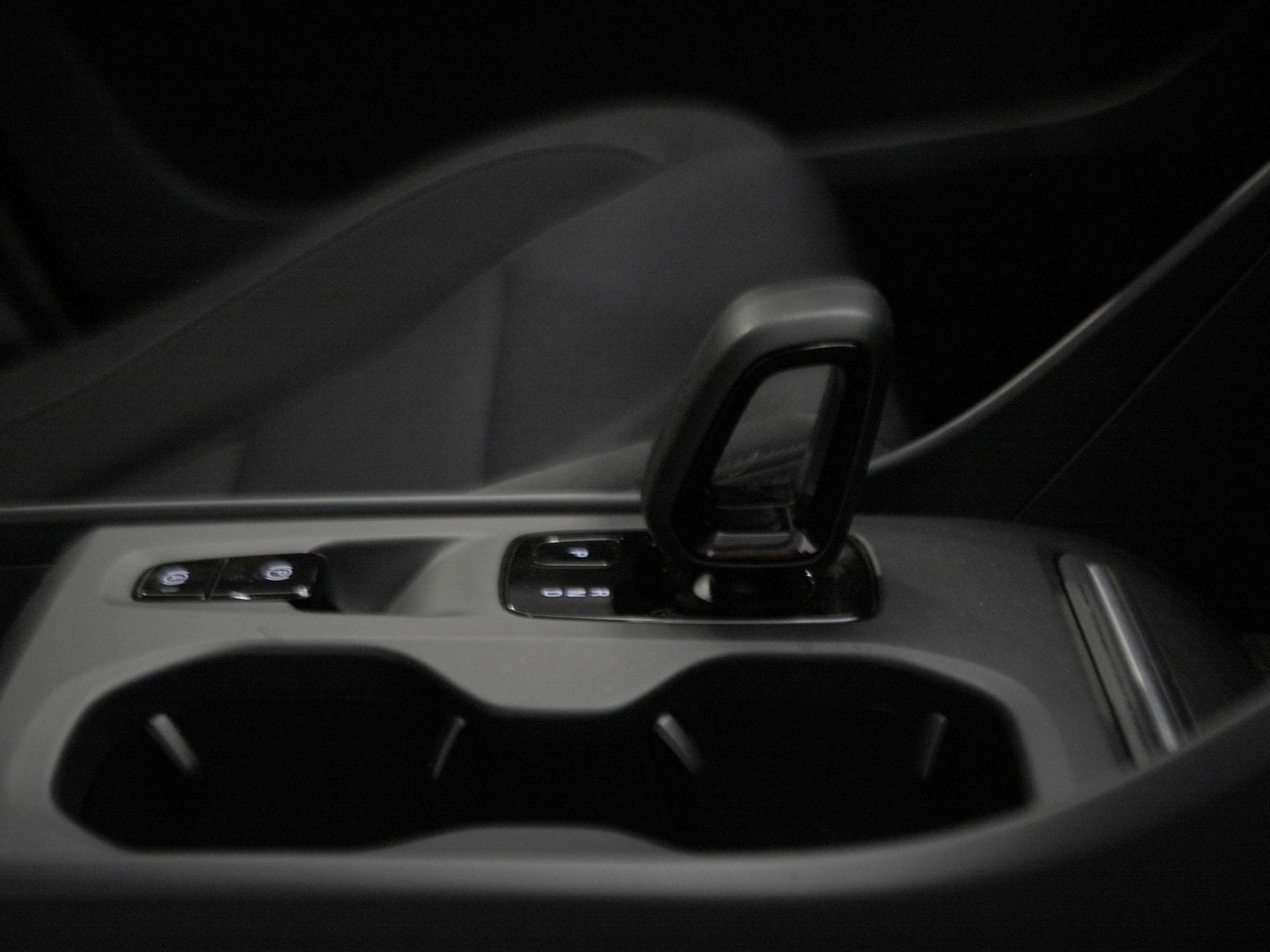 12 - Volvo XC40 1.5 t4 recharge plug-in-hybrid inscription expression geartronic my21