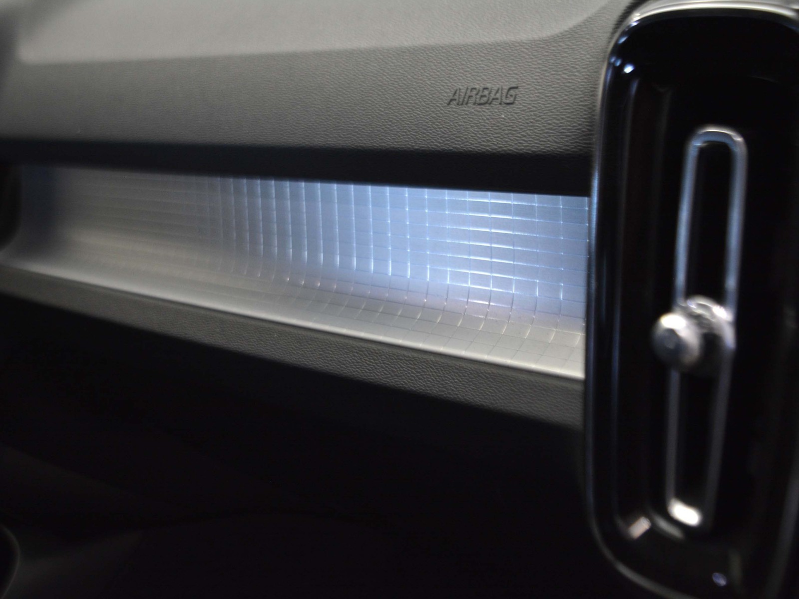 20 - Volvo XC40 1.5 t4 recharge plug-in-hybrid inscription expression geartronic my21